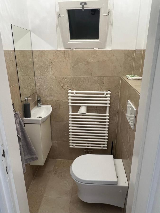 Tamas Apartman Szekesfehervar Bagian luar foto